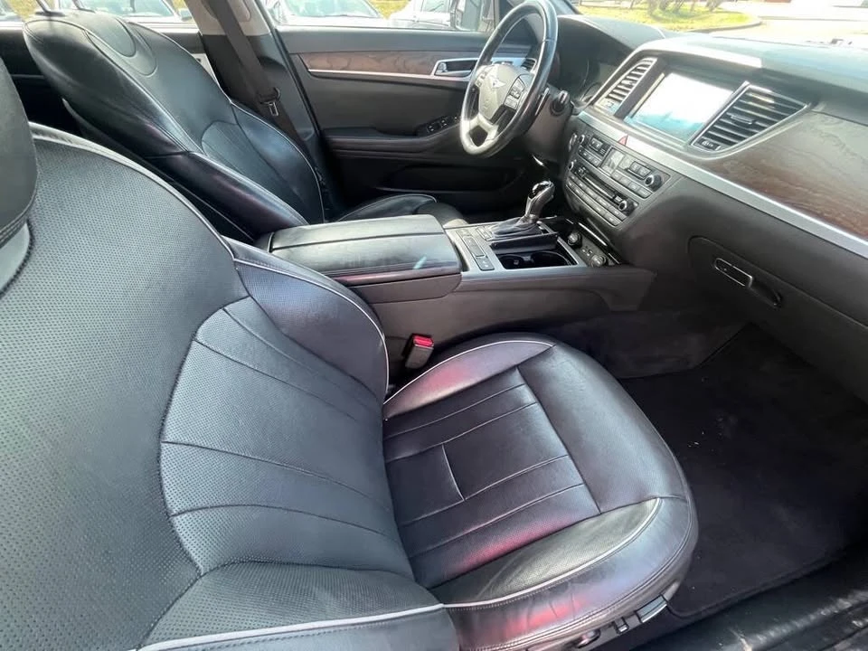 2015 Hyundai Genesis - Image 14 of 15