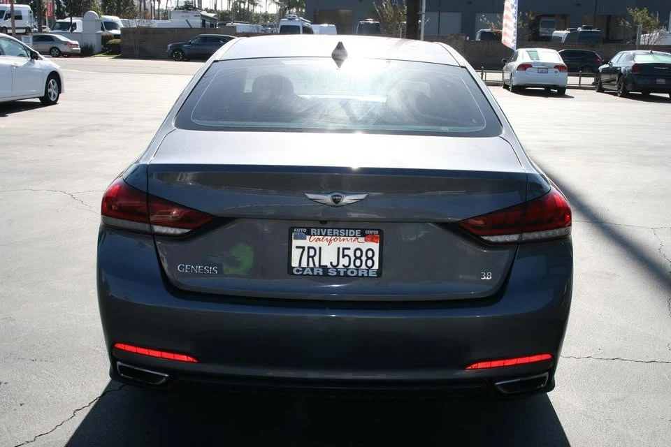 2015 Hyundai Genesis - Image 13 of 20