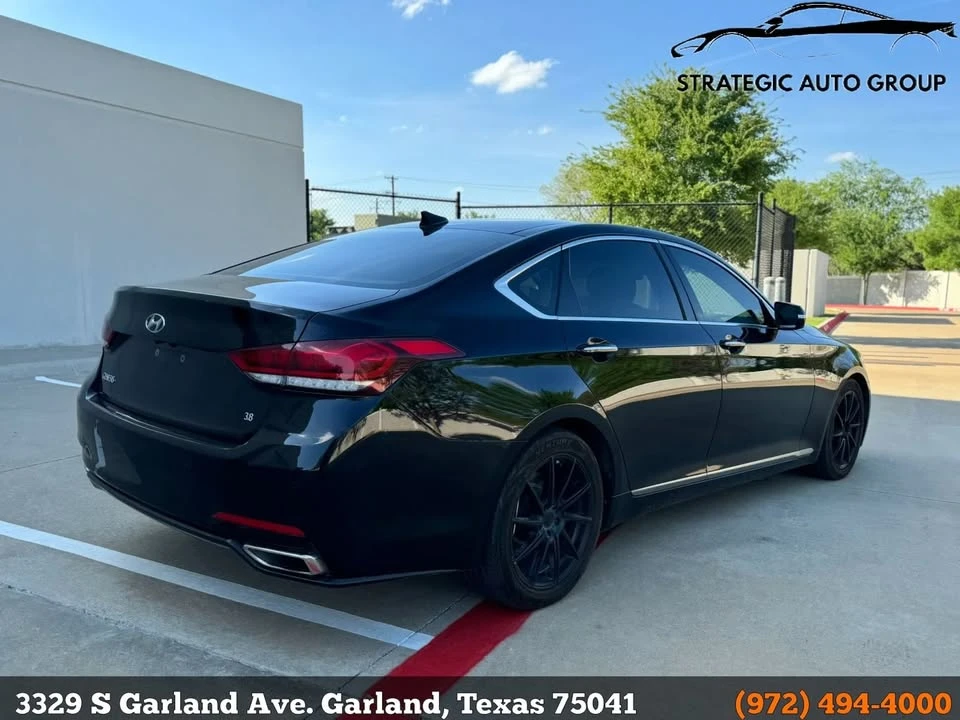 2015 Hyundai Genesis - Image 4 of 13