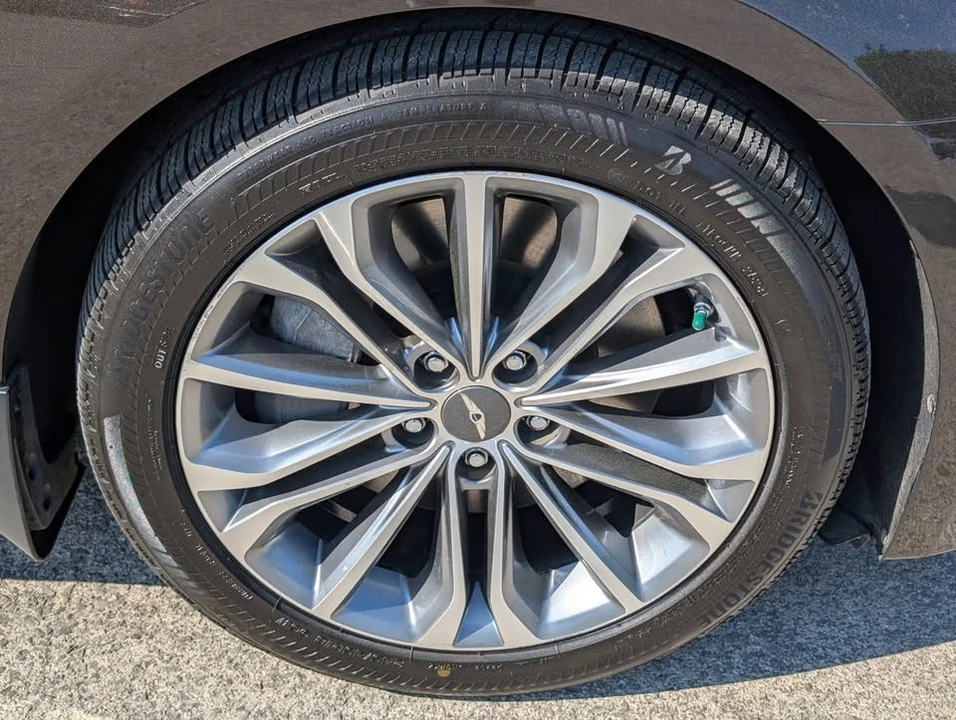 2015 Hyundai Genesis - Image 6 of 8