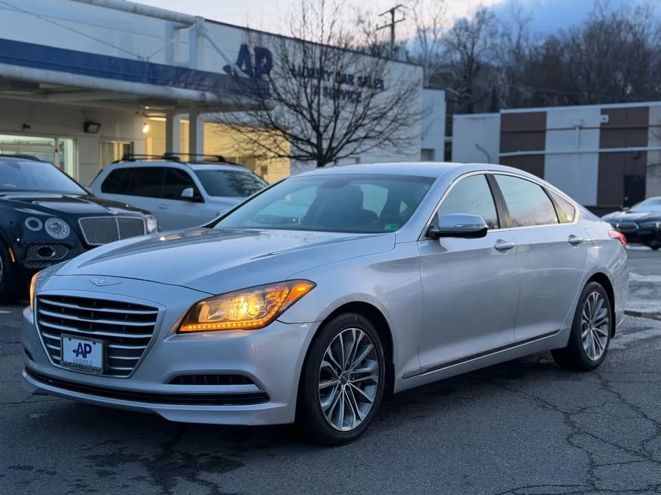 2015 Hyundai Genesis - Image 2 of 20