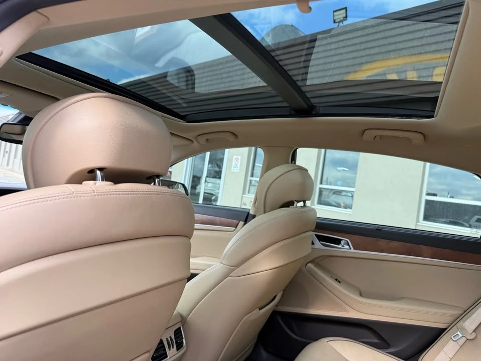 2015 Hyundai Genesis - Image 11 of 20