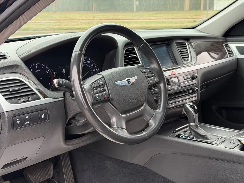2015 Hyundai Genesis - Image 9 of 20