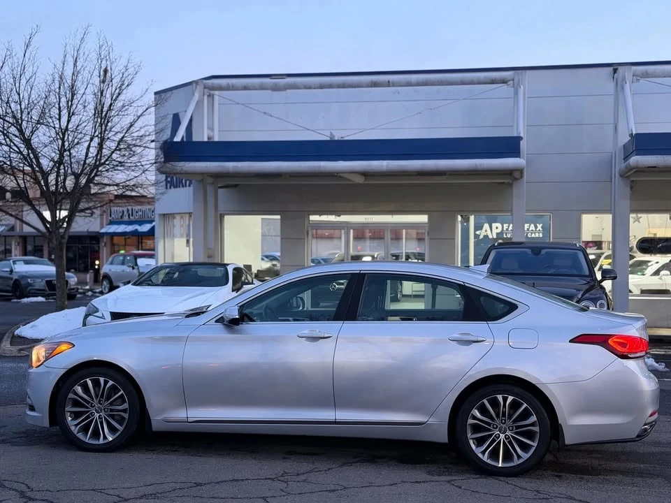 2015 Hyundai Genesis - Image 9 of 20