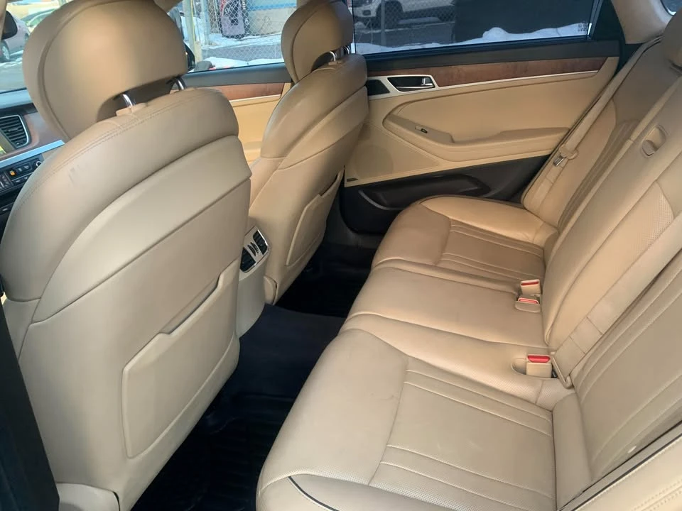 2015 Hyundai Genesis - Image 16 of 20