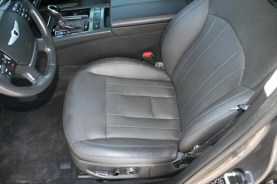 2015 Hyundai Genesis - Image 18 of 20