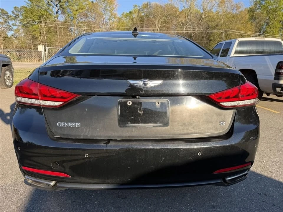 2015 Hyundai Genesis - Image 9 of 20