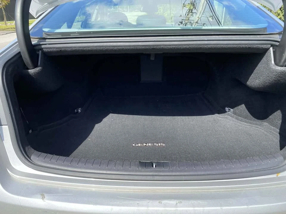 2015 Hyundai Genesis - Image 10 of 18