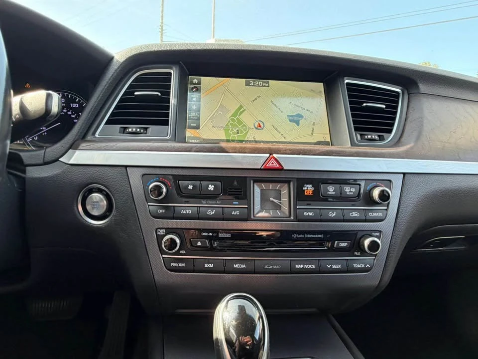 2015 Hyundai Genesis - Image 7 of 9