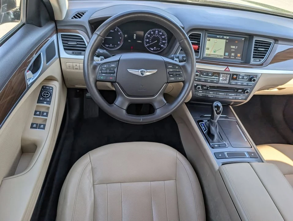 2015 Hyundai Genesis - Image 4 of 8