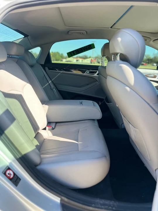 2015 Hyundai Genesis - Image 13 of 15