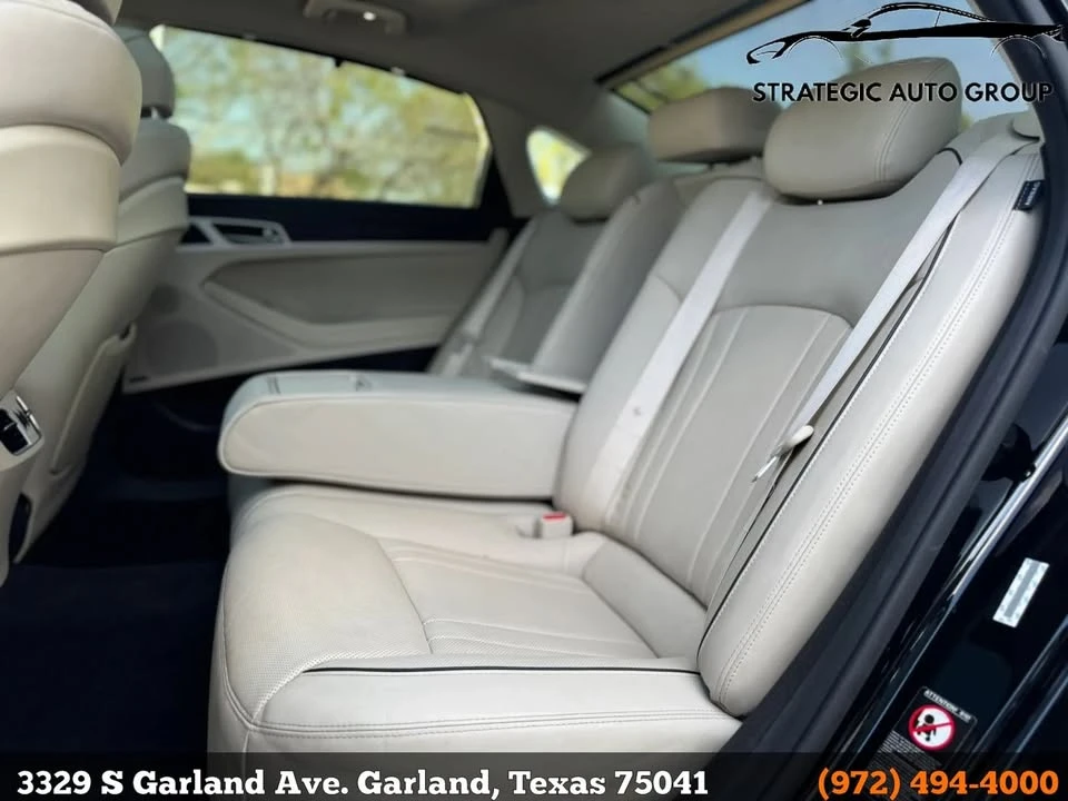 2015 Hyundai Genesis - Image 12 of 13