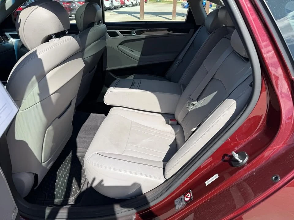 2015 Hyundai Genesis - Image 12 of 16