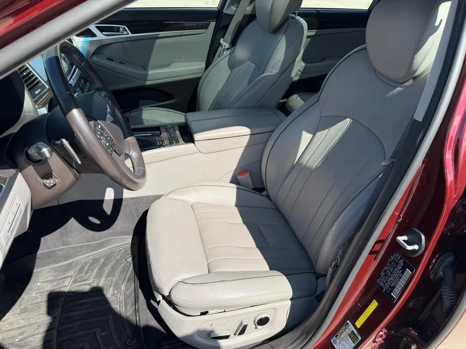 2015 Hyundai Genesis - Image 10 of 16