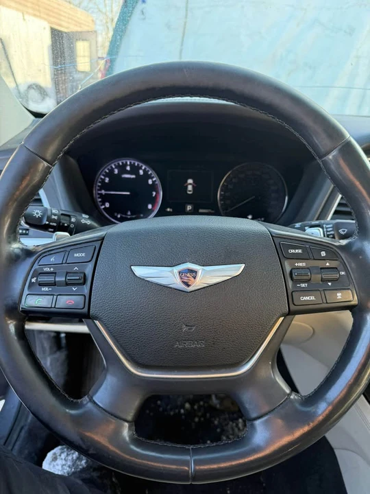 2015 Hyundai Genesis - Image 9 of 14