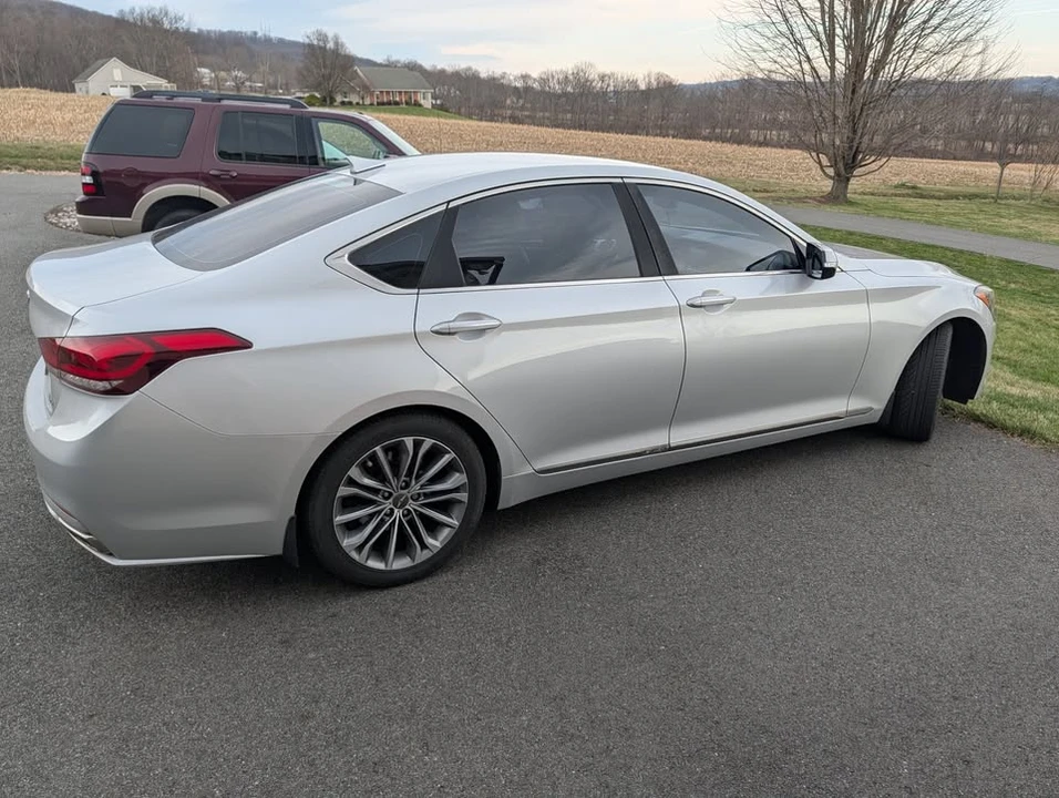 2015 Hyundai Genesis - Image 4 of 6