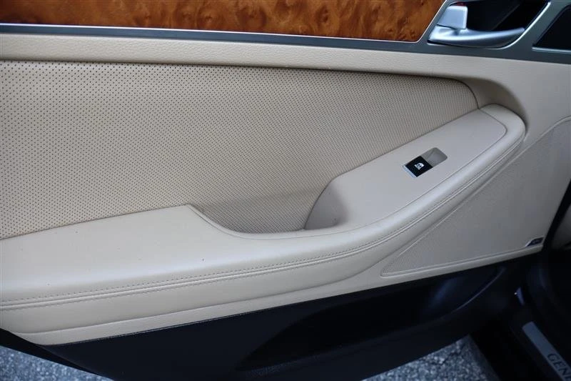 2015 Hyundai Genesis - Image 7 of 15