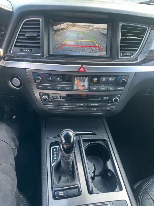 2015 Hyundai Genesis - Image 9 of 10