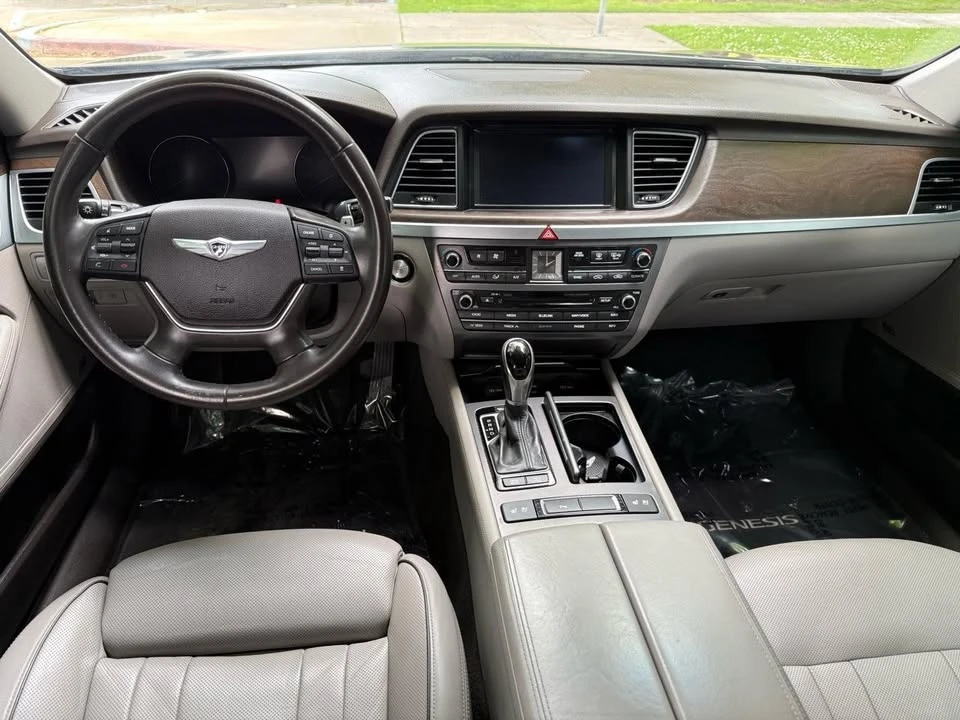 2015 Hyundai Genesis - Image 9 of 10
