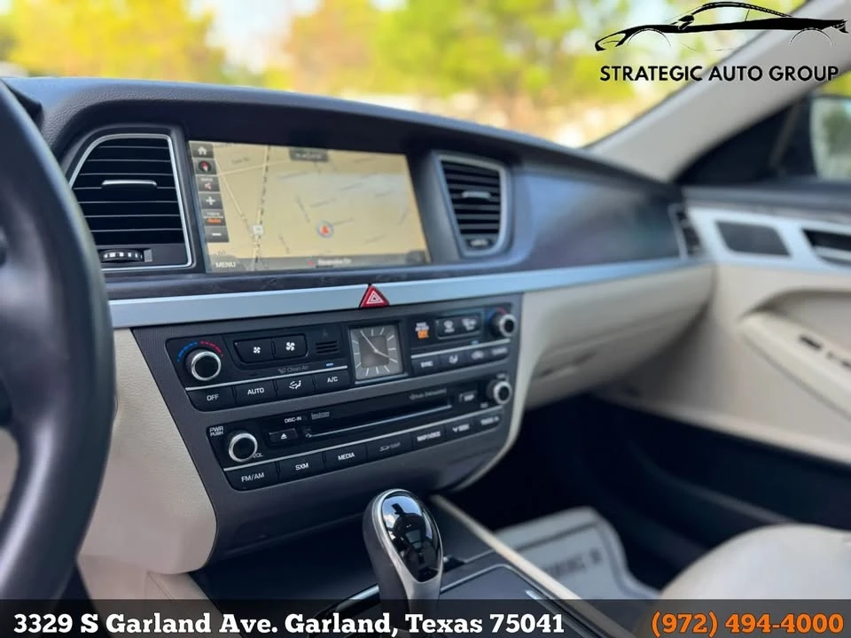 2015 Hyundai Genesis - Image 11 of 13