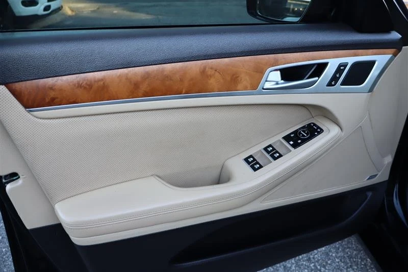 2015 Hyundai Genesis - Image 6 of 15