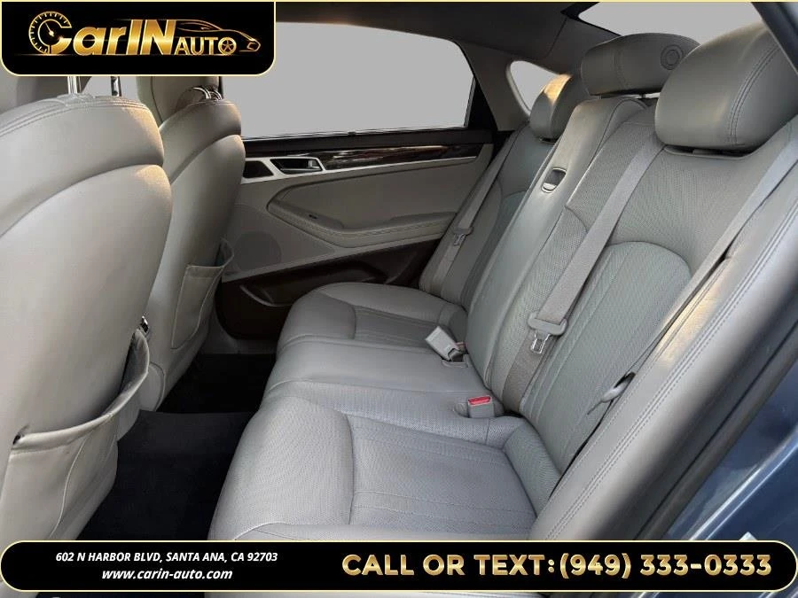 2015 Hyundai Genesis - Image 17 of 20