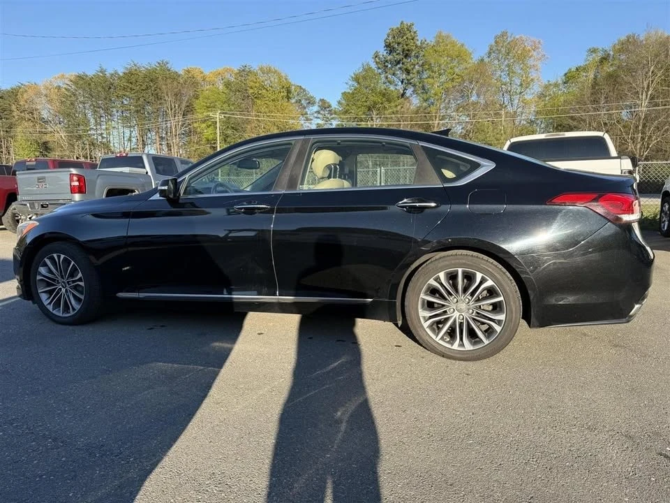 2015 Hyundai Genesis - Image 10 of 20