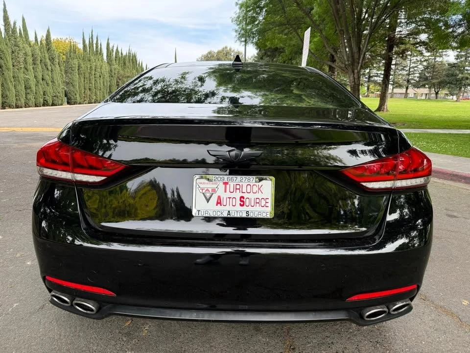 2015 Hyundai Genesis - Image 4 of 10