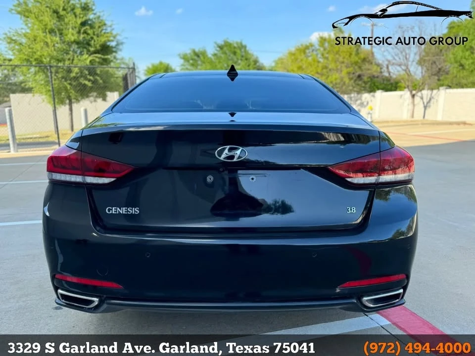 2015 Hyundai Genesis - Image 5 of 13