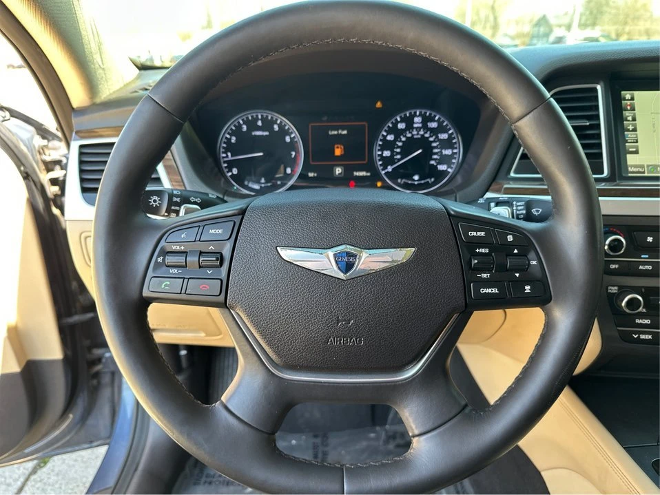2015 Hyundai Genesis - Image 18 of 20