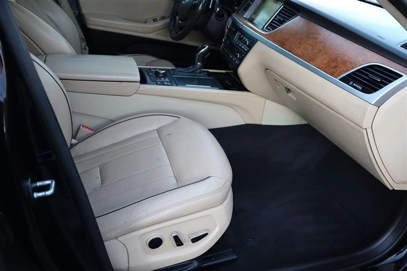 2015 Hyundai Genesis - Image 10 of 15
