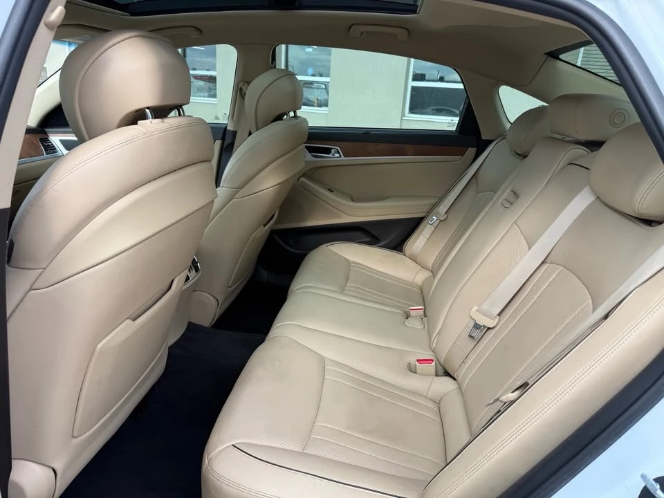 2015 Hyundai Genesis - Image 10 of 20