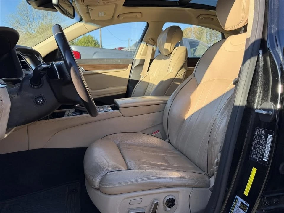 2015 Hyundai Genesis - Image 14 of 20