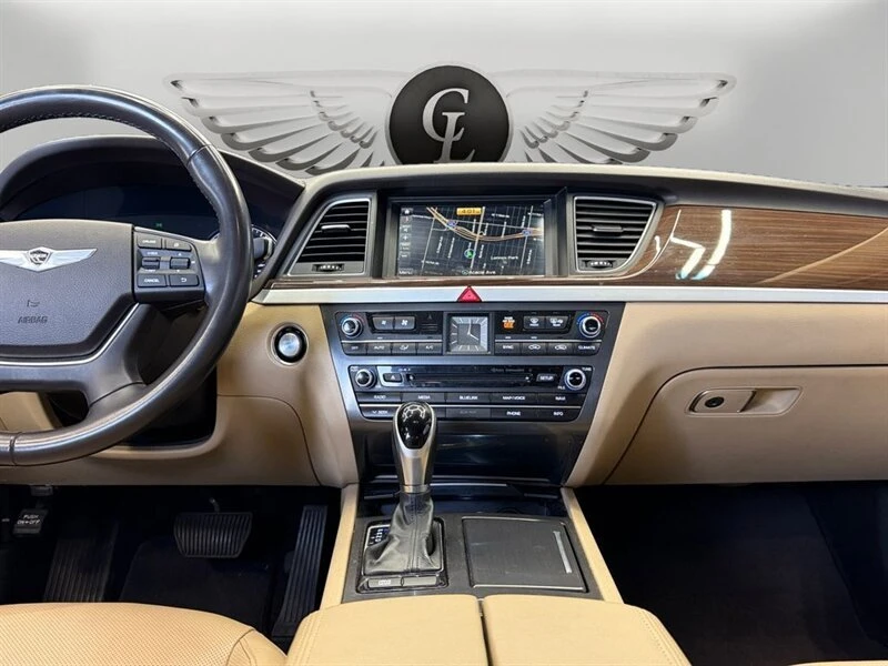 2015 Hyundai Genesis - Image 11 of 20