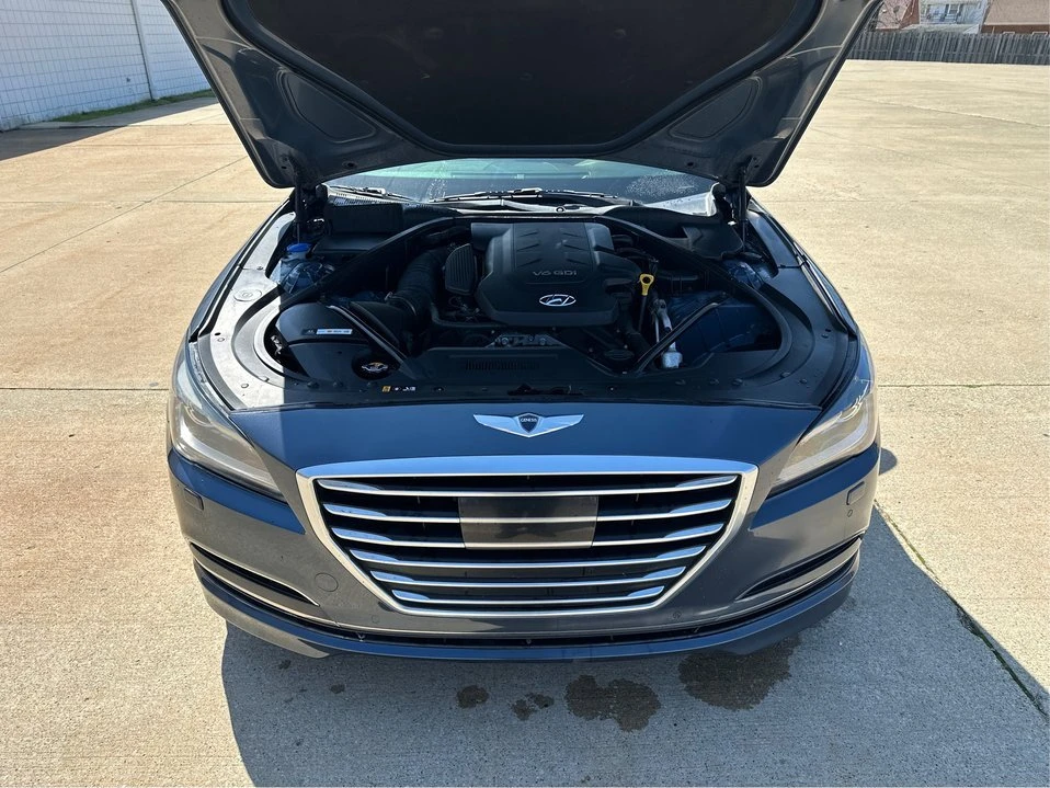 2015 Hyundai Genesis - Image 11 of 20