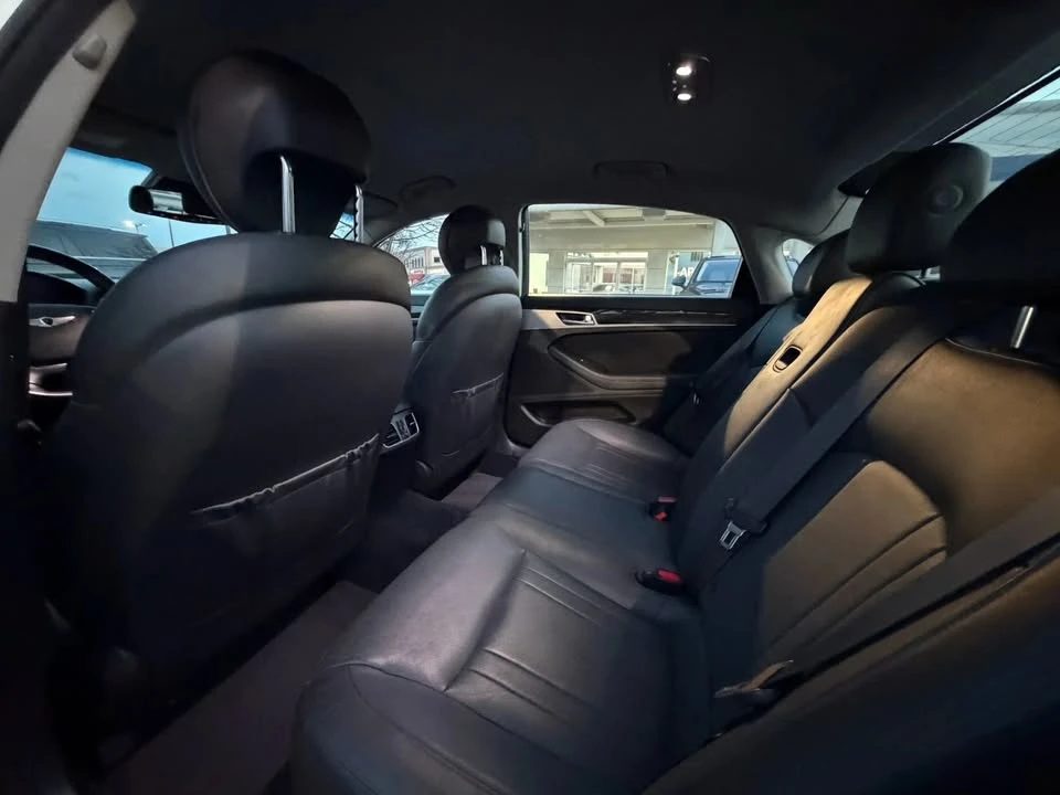2015 Hyundai Genesis - Image 19 of 20