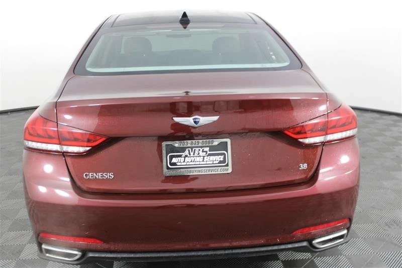 2015 Hyundai Genesis - Image 9 of 20