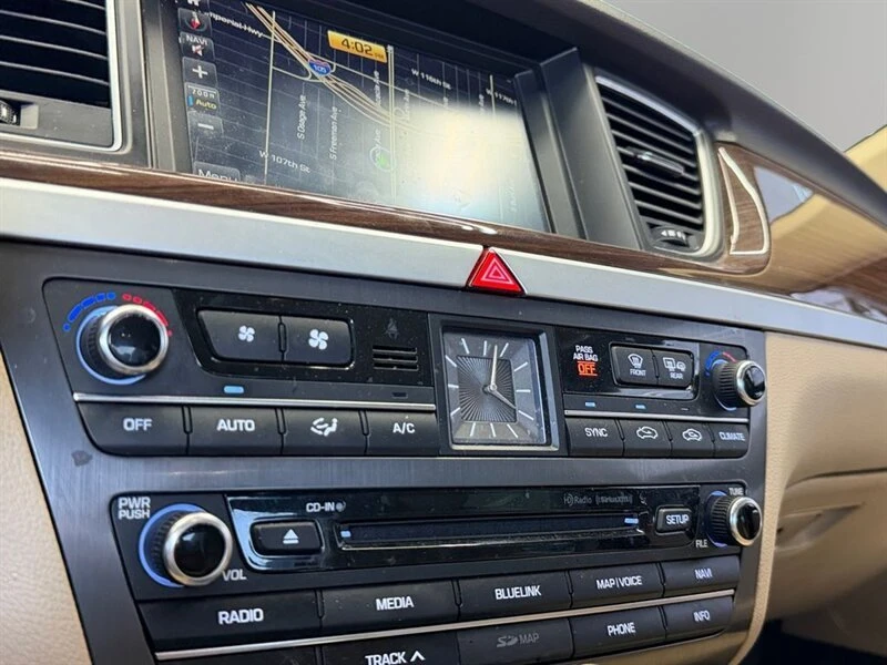 2015 Hyundai Genesis - Image 19 of 20