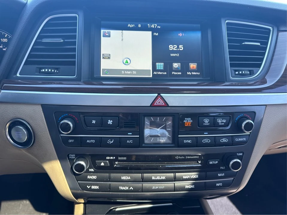 2015 Hyundai Genesis - Image 14 of 21