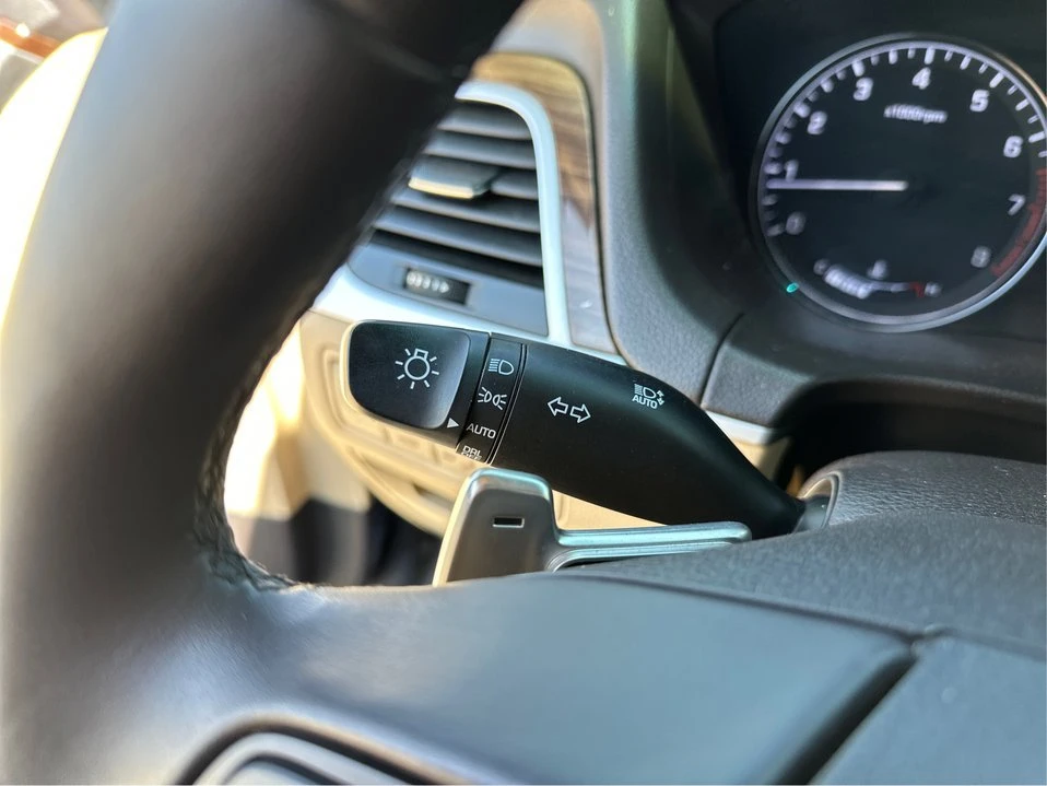 2015 Hyundai Genesis - Image 19 of 20