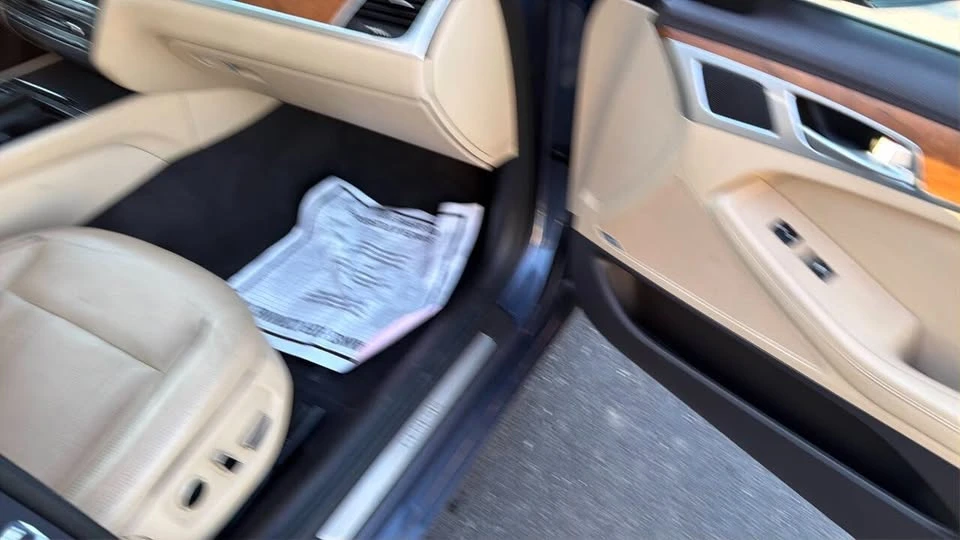 2015 Hyundai Genesis - Image 17 of 19