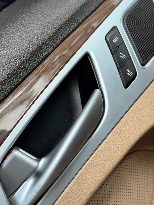 2015 Hyundai Genesis - Image 15 of 16
