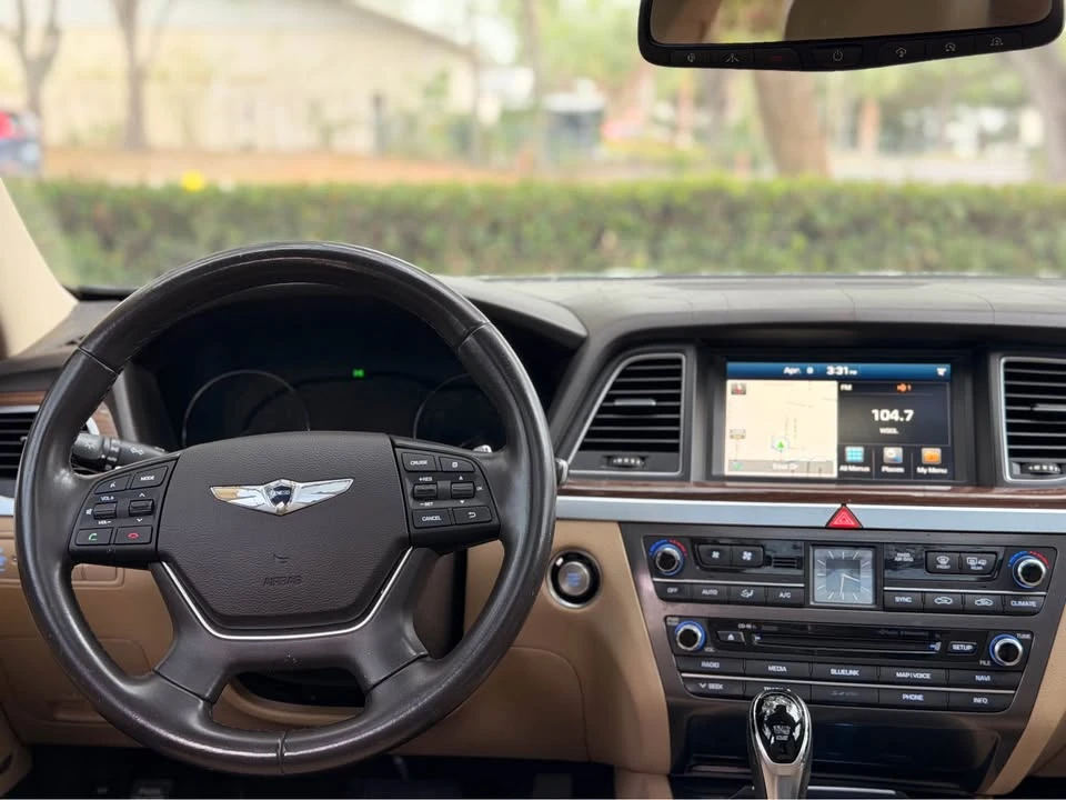 2015 Hyundai Genesis - Image 10 of 16