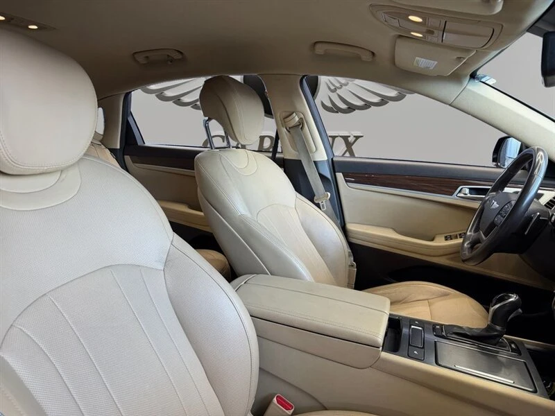 2015 Hyundai Genesis - Image 14 of 20