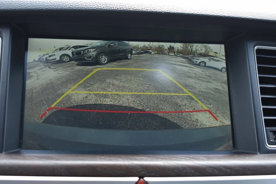 2015 Hyundai Genesis - Image 13 of 20