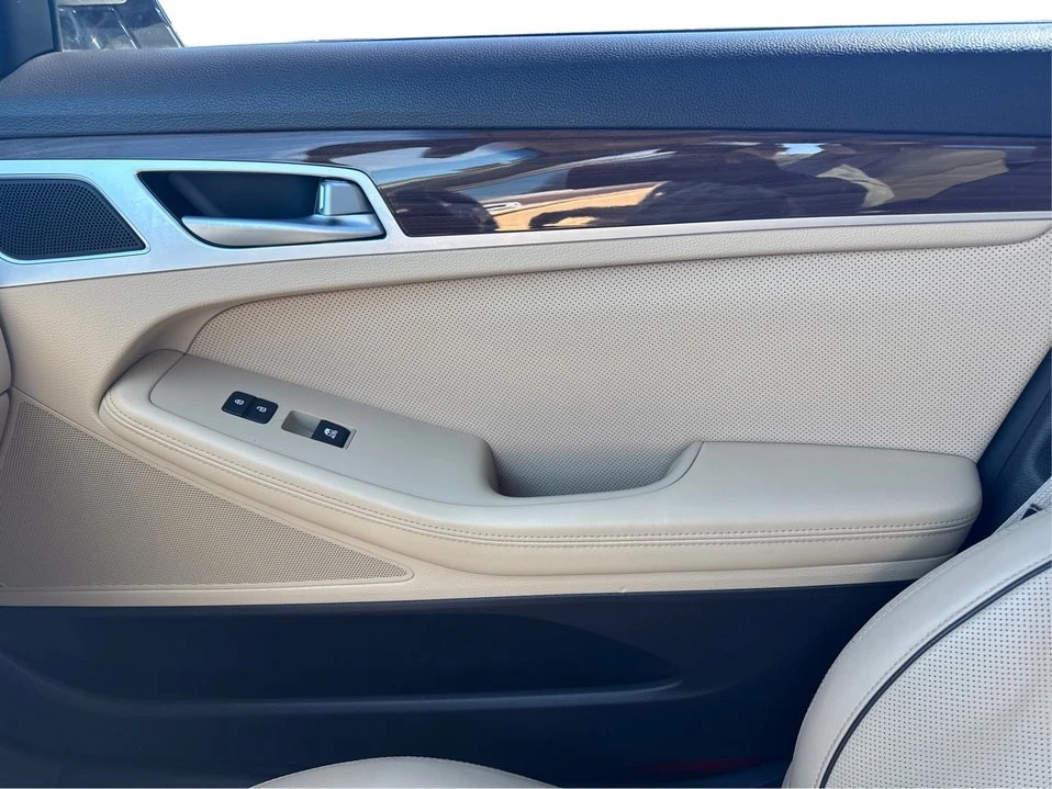 2015 Hyundai Genesis - Image 21 of 21
