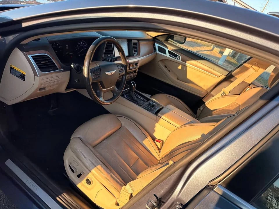 2015 Hyundai Genesis - Image 7 of 19