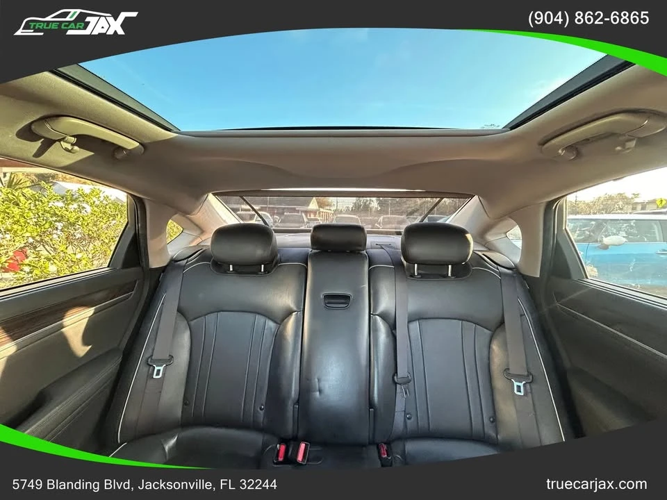 2015 Hyundai Genesis - Image 17 of 20