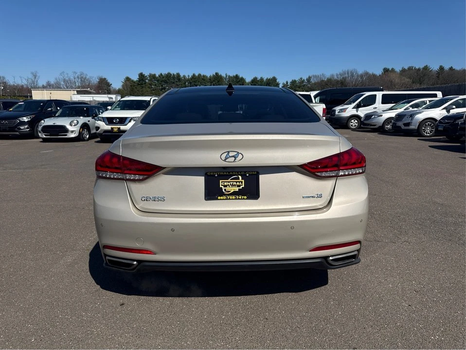 2015 Hyundai Genesis - Image 7 of 21