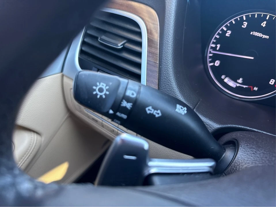 2015 Hyundai Genesis - Image 18 of 21